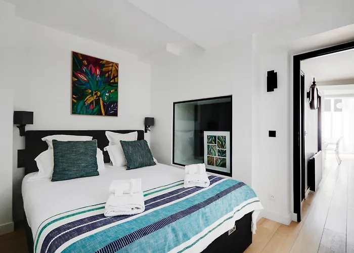 Pick A Flat\'S Apartment In Saint-Germain-Des-Pres - Rue Dauphine